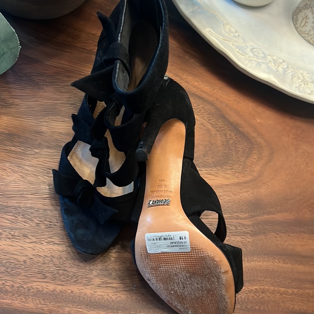 Schultz Heels - image 3